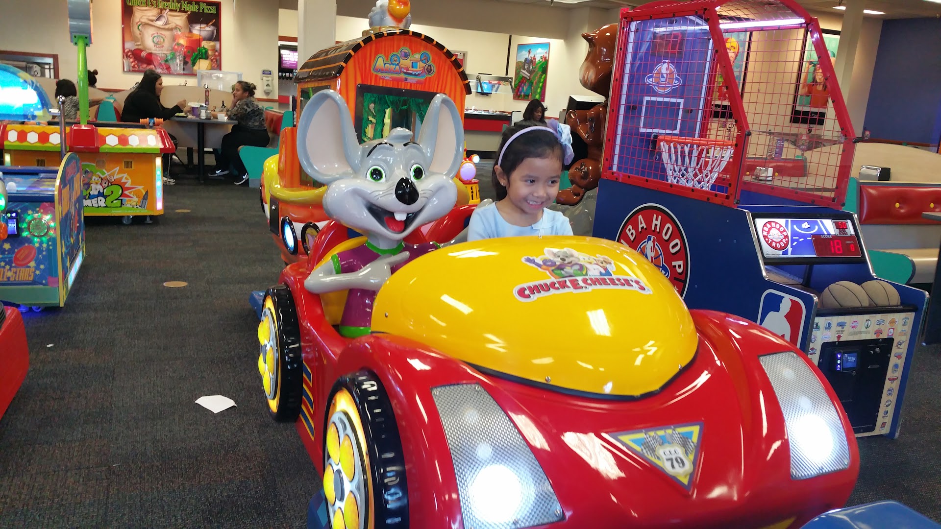 Chuck E. Cheese photo 3