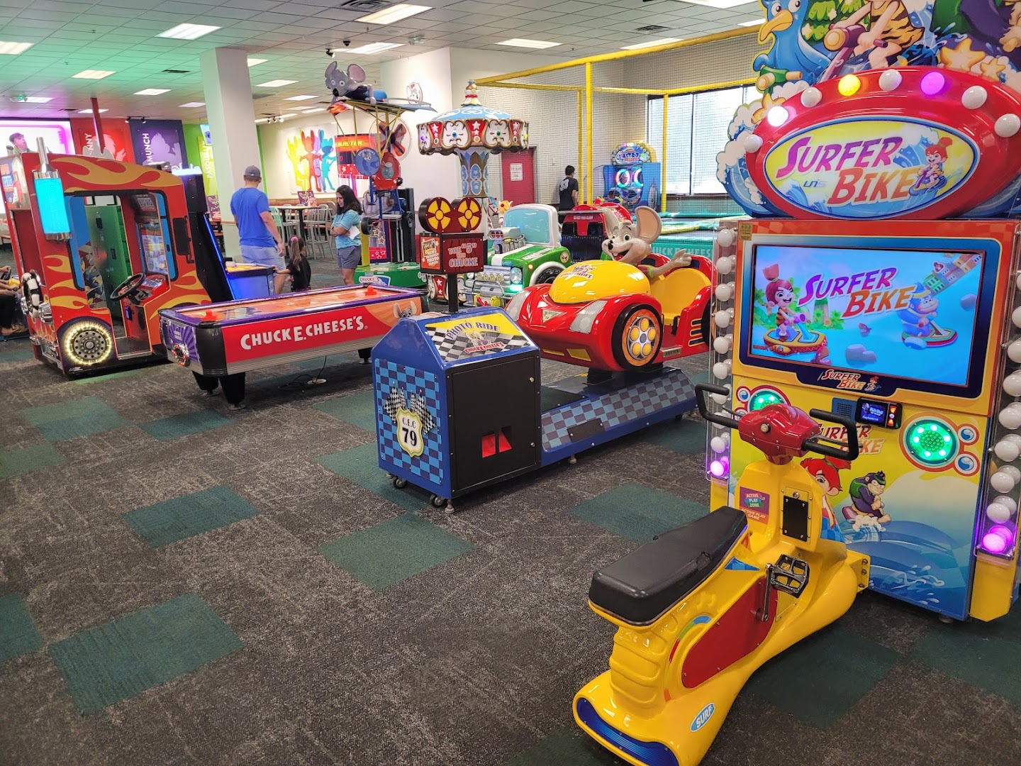 Chuck E. Cheese photo 3