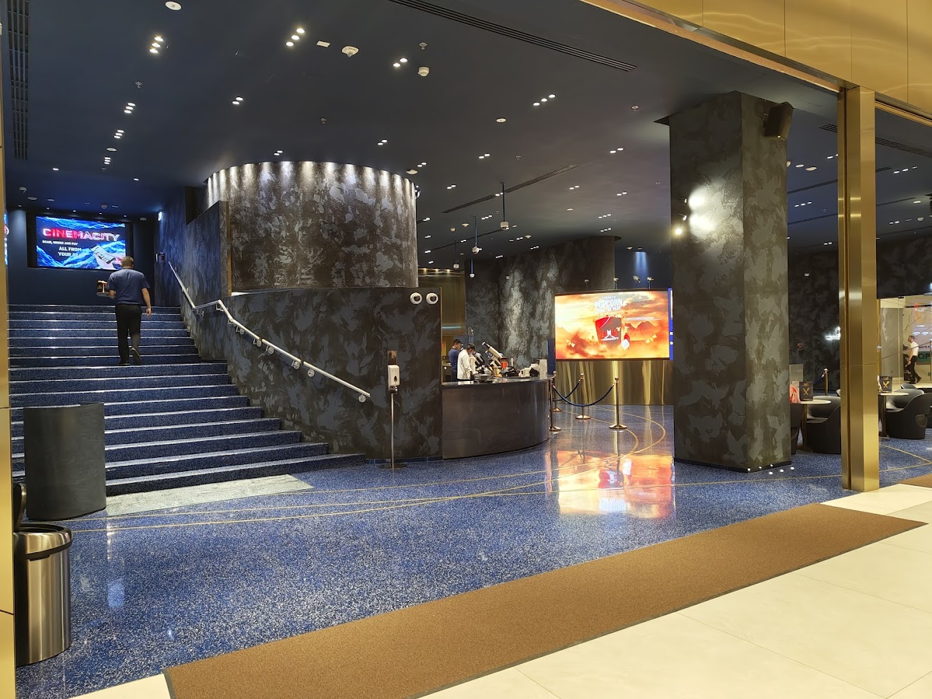 Cinemacity Fountain Views photo 5