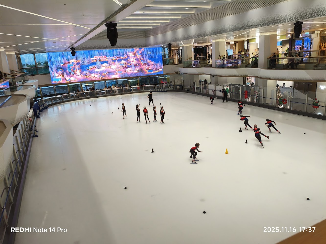 Cityplaza Ice Palace photo 4