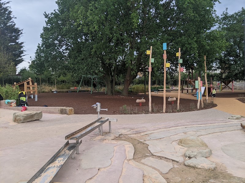 Claremont Park photo 2