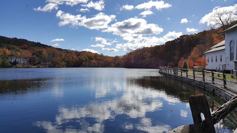 Cold Spring Harbor Fish Hatchery & Aquarium photo 2