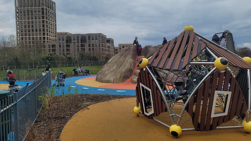 Colindale Park Childrens Playground photo 2