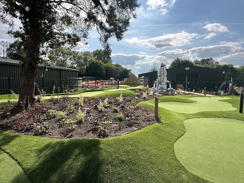 Cosmic Adventure Golf Experience. Crazy Golf photo 2