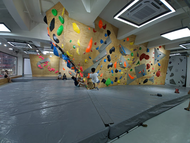 CRUX Boulder Gym