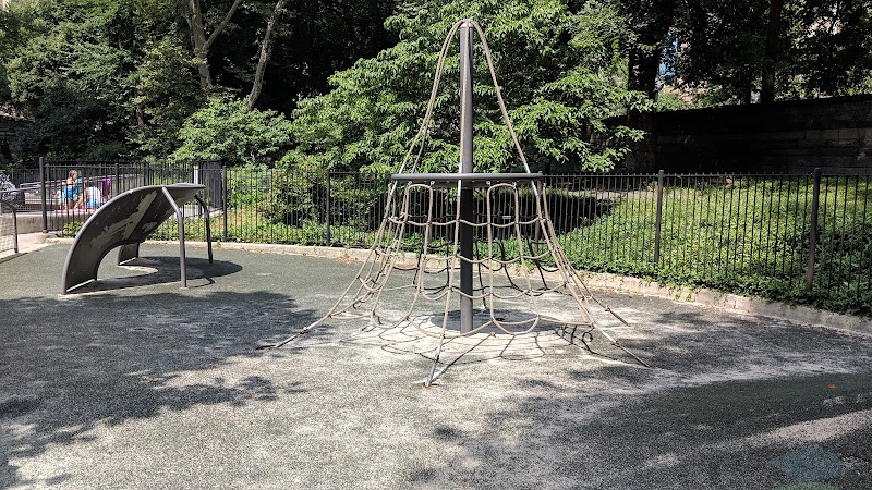 Darlene & Julien Yoseloff Playground photo 2