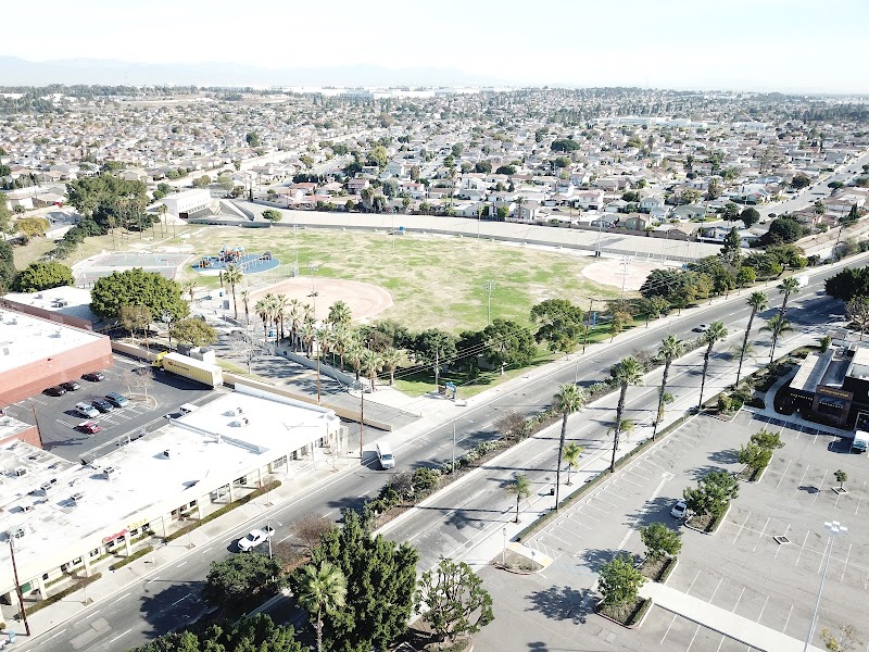 Del Amo Park photo 2