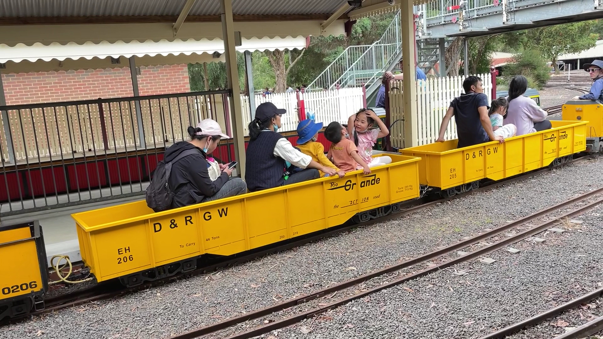 Diamond Valley Railway photo 2