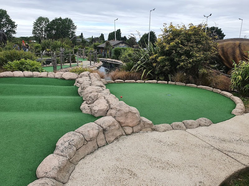 Dinosaur Escape Adventure Golf photo 3