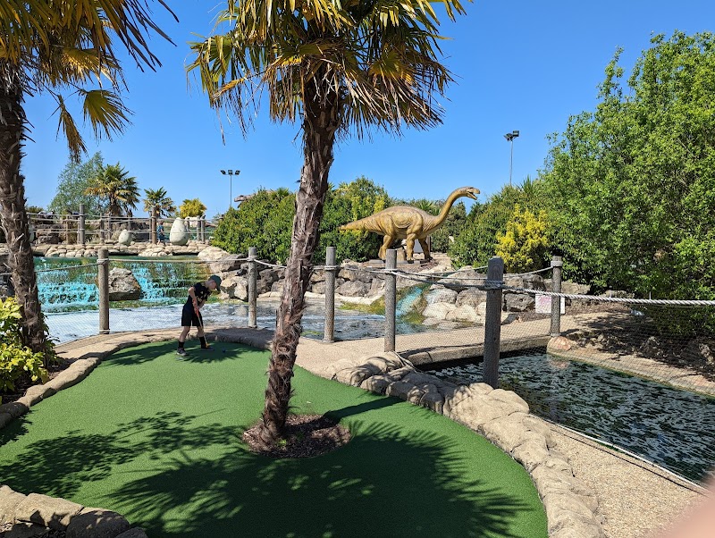 Dinosaur Safari Adventure Golf photo 3