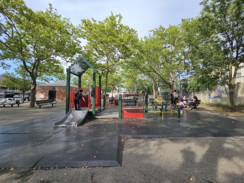 Ditmars Playground photo 3