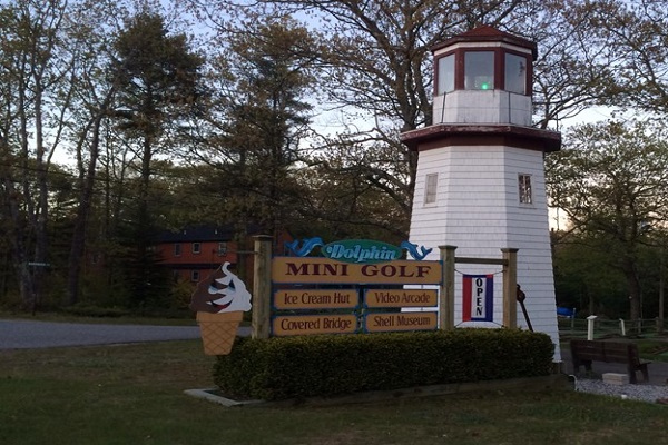 Dolphin Mini Golf photo 2