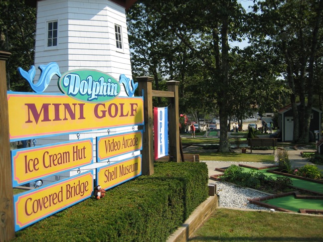 Dolphin Mini Golf photo 3