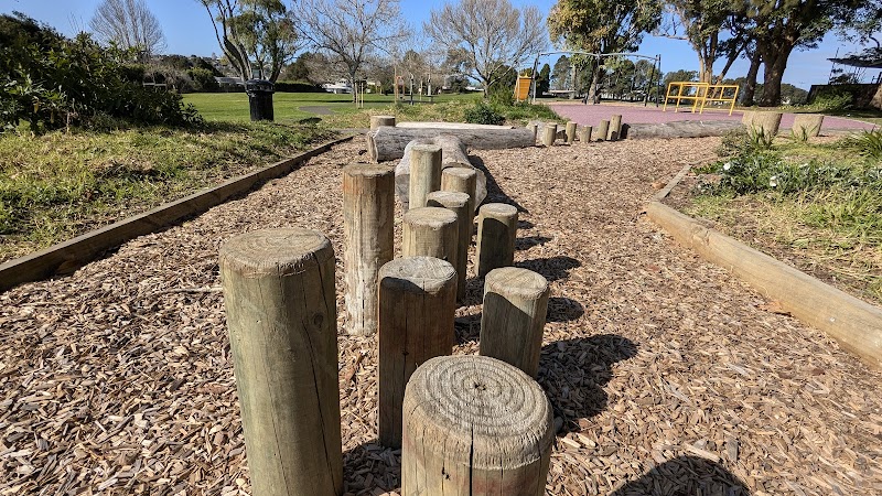 Eastdale Rd Playground photo 2
