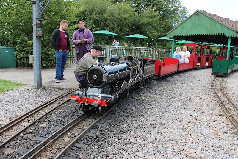 Eastleigh Lakeside Miniature Railway photo 3