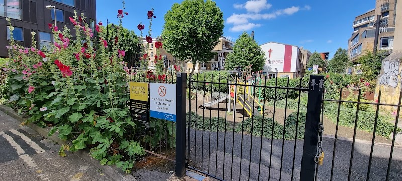 Elliots Row Pocket Park photo 3