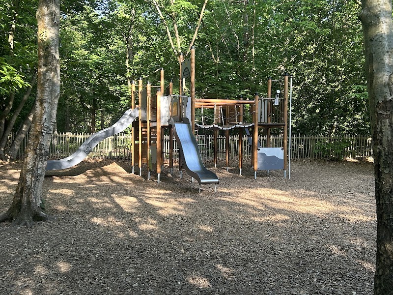 Emma Sallis Adventure Playground photo 2