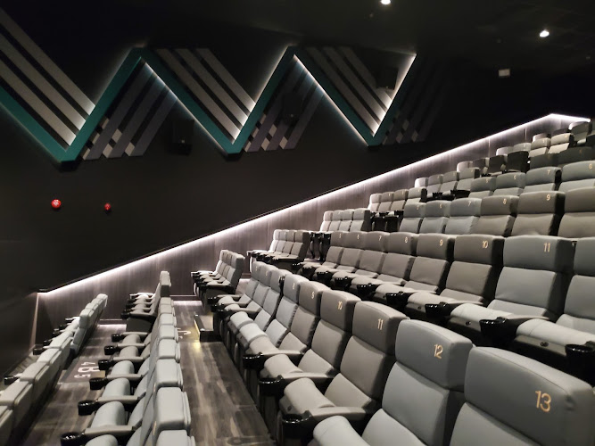 Emperor Cinemas (iSQUARE)