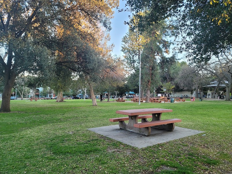 Encino Park photo 2