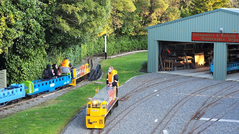 Esplanade Scenic Railway (Victoria Station) photo 2