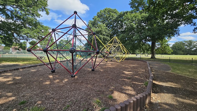 Farnborough Recreation Ground/Tugmutton Common photo 2