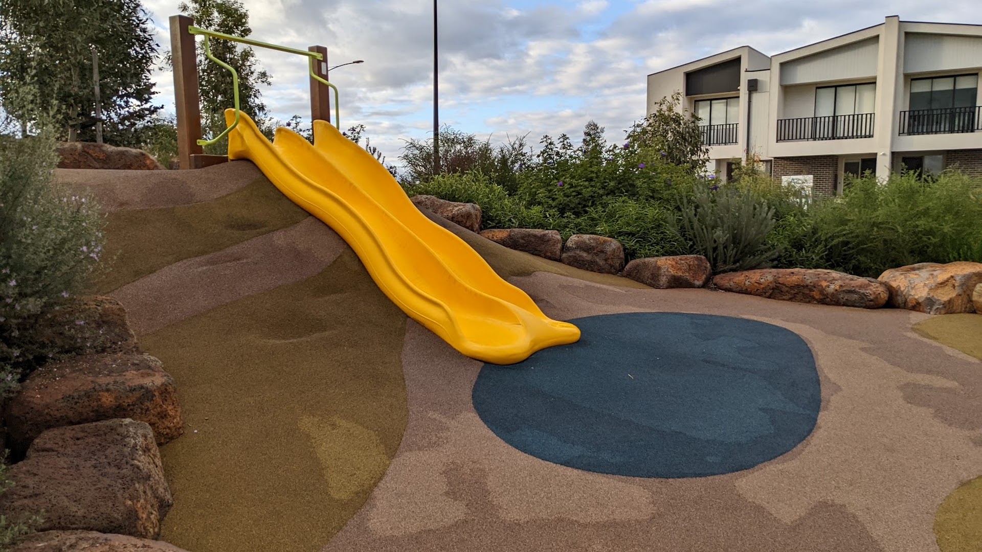 Featherwood Park photo 3