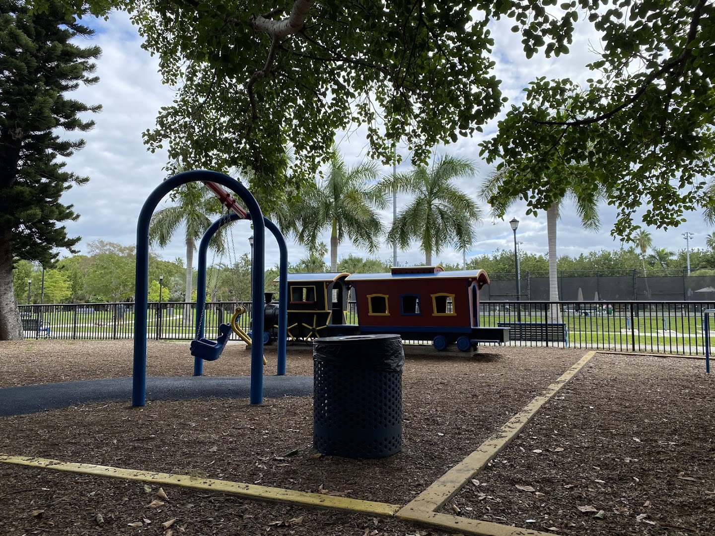 Flamingo Park Playground photo 2