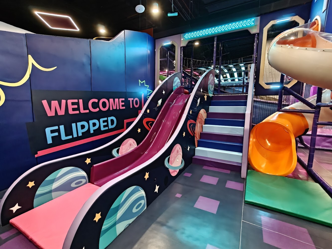 Flipped Abu Dhabi photo 2