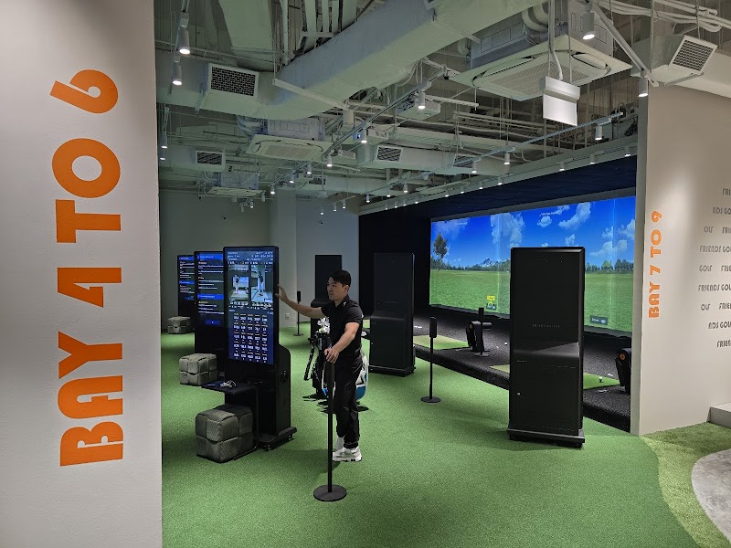 Friends Golf Clarke Quay Central