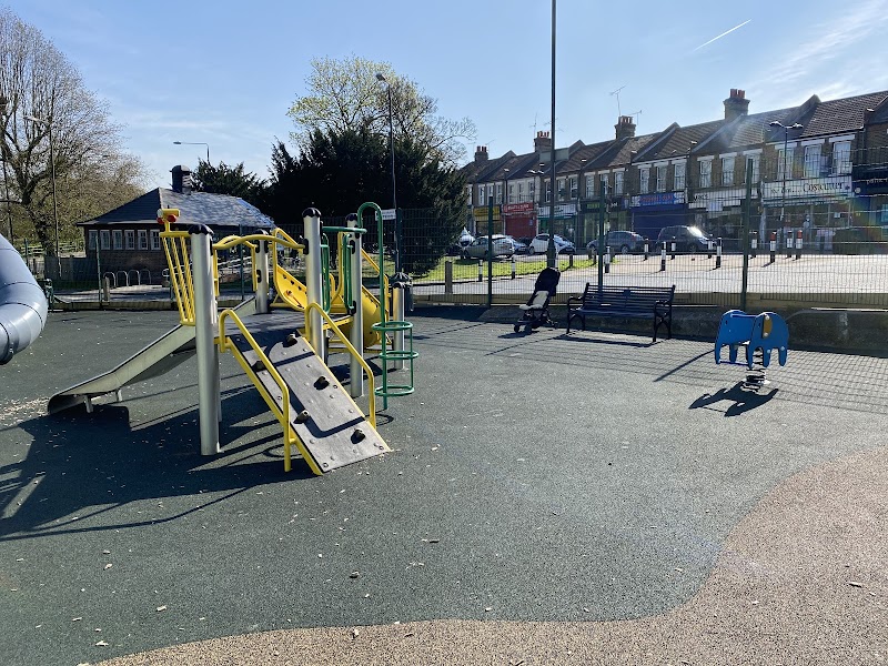 Garland Road Playground photo 2
