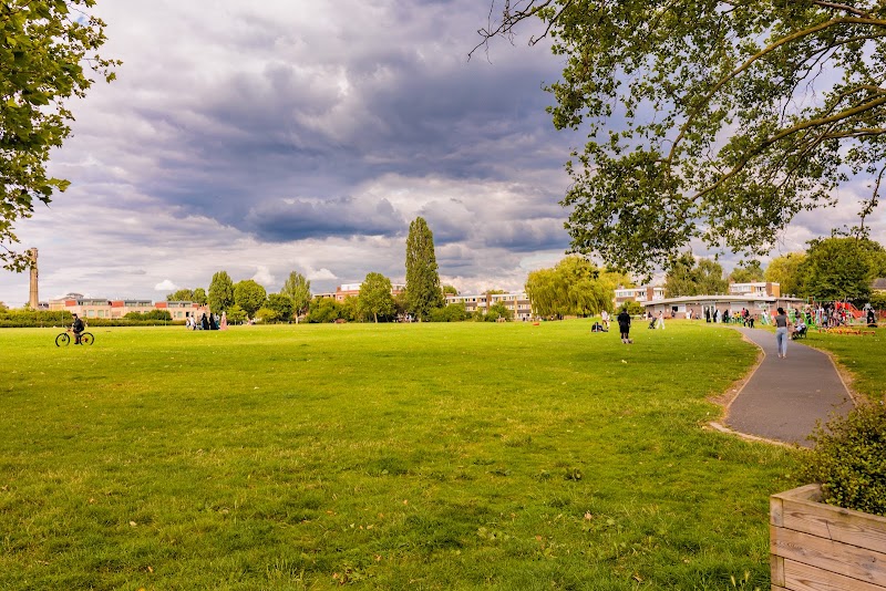 Gladstone Park