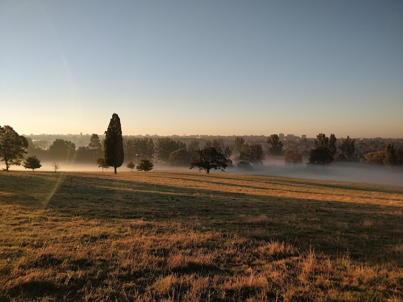 Gladstone Park photo 2