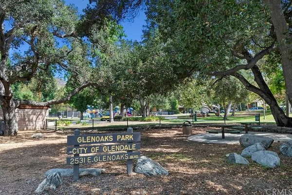 Glenoaks Park photo 2