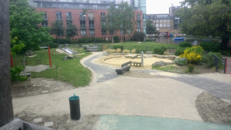Graham Street Playground photo 3