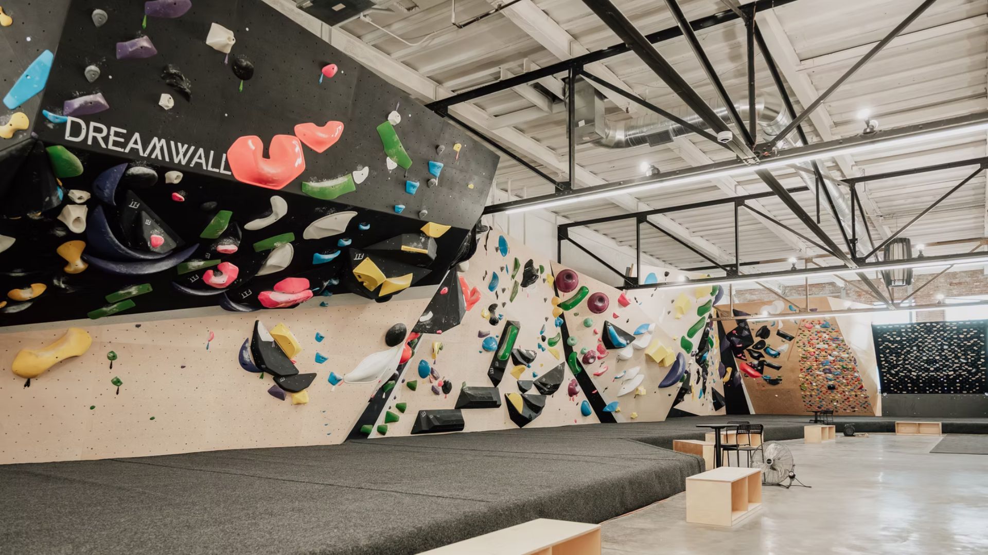 GRAVITY BEAR Bouldering Gym | Climbing, Training, and Fitness photo 2