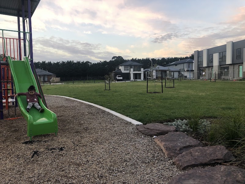 Hallcroft Road Playground photo 2