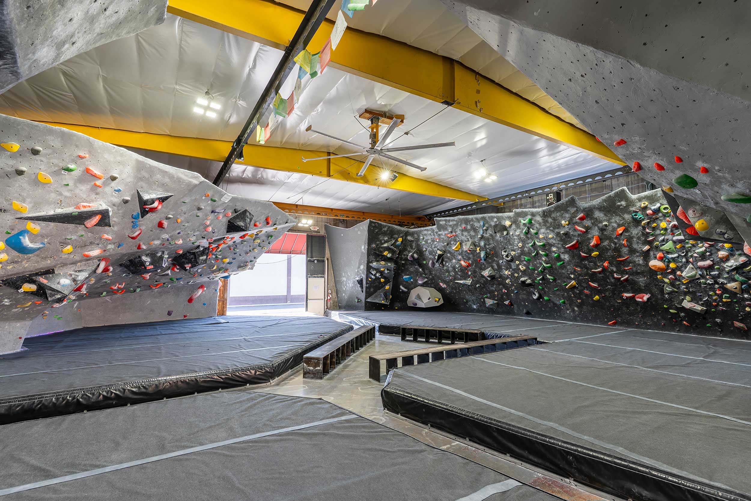 Hangar 18 Indoor Climbing Gym - Arcadia photo 2