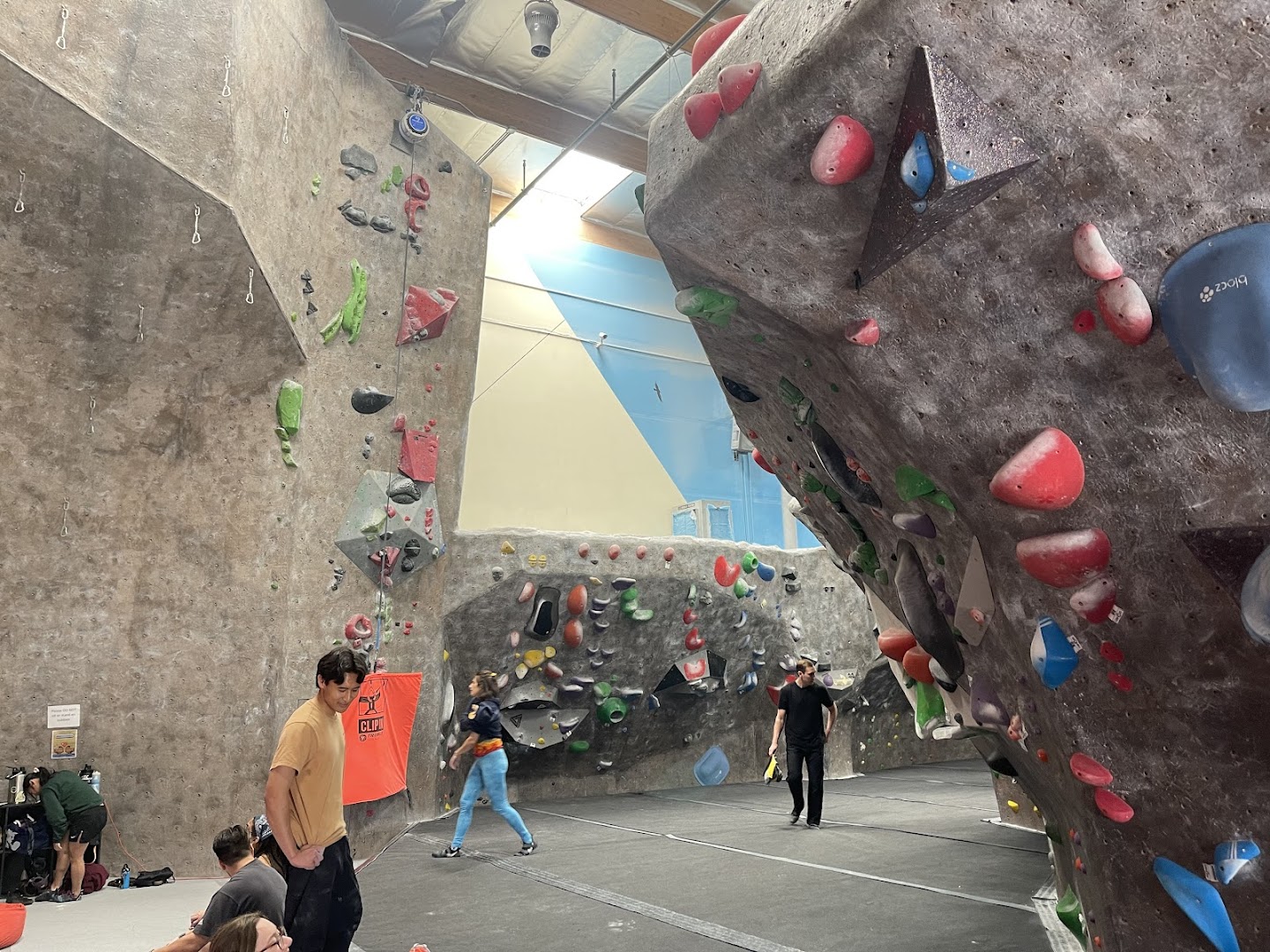 Hangar 18 Indoor Climbing Gym - East Riverside photo 2
