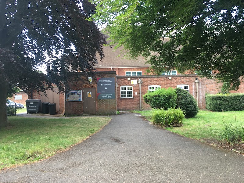 Hatch End Swimming Pool