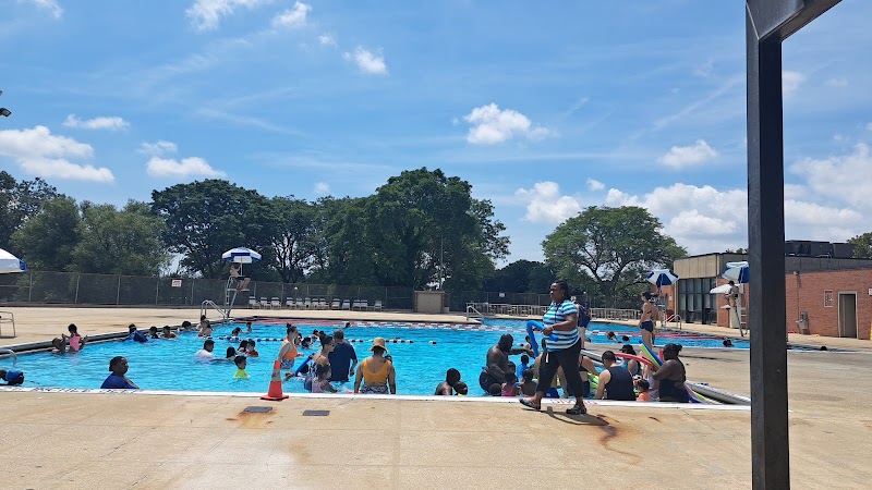 Hempstead Parks & Recreation - Averill Boulevard Park and Swimming Pool Complex