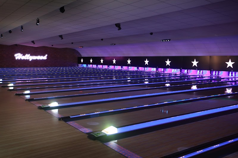Hollywood Bowl Bury photo 3