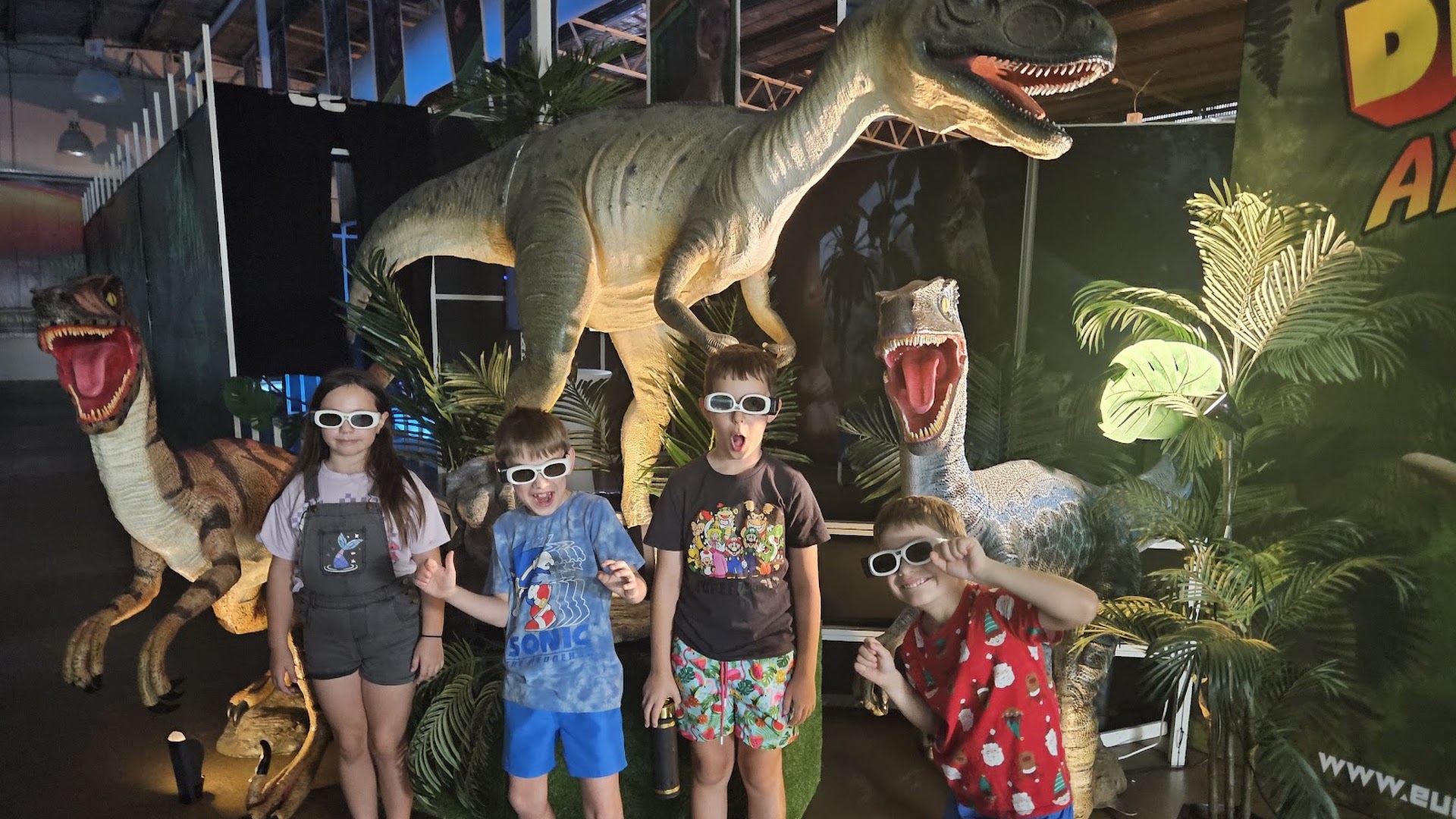 Hologram Zoo