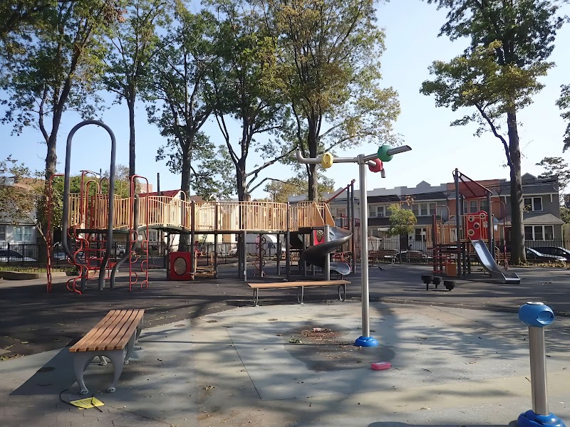 Howard Von Dohlen Playground photo 2