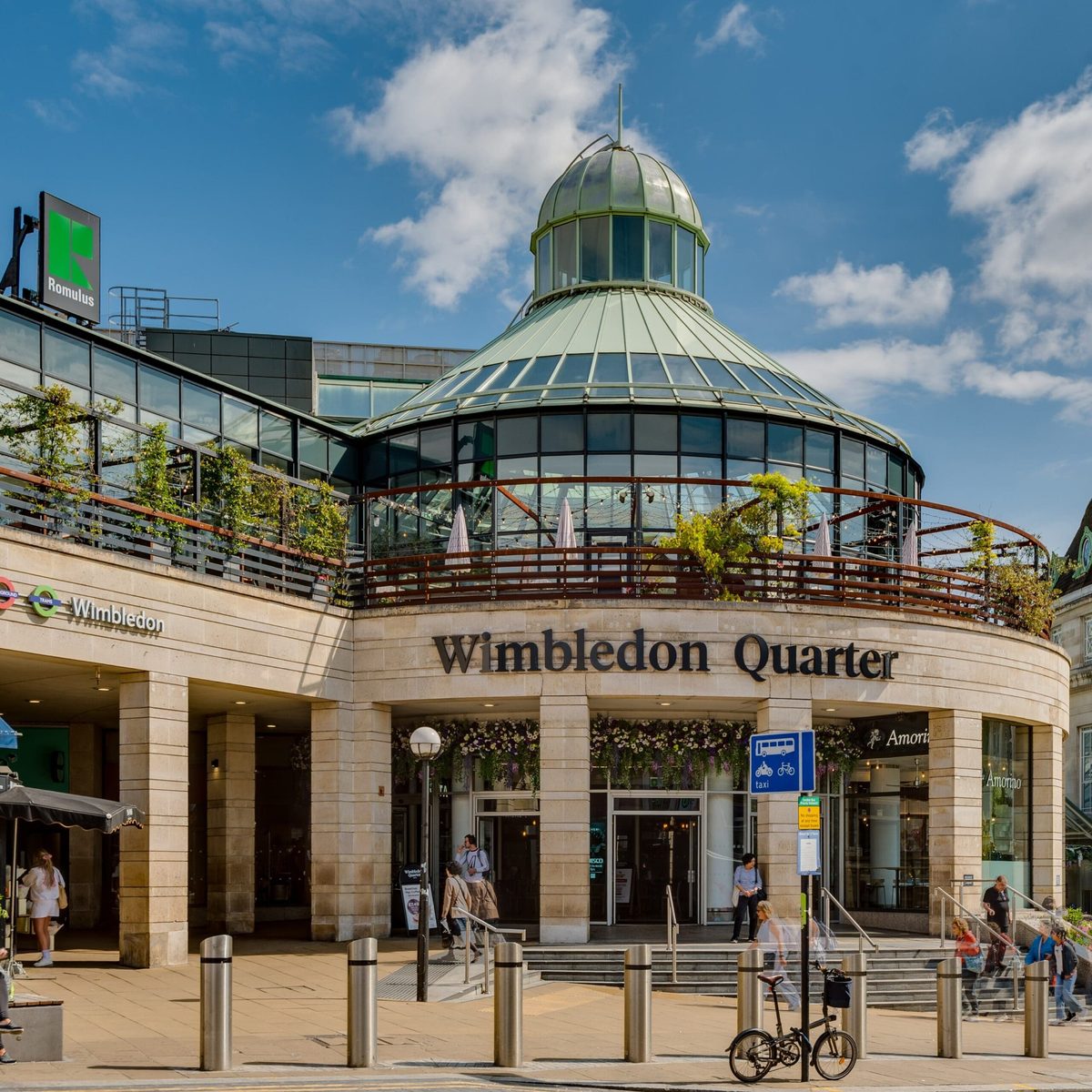 Ice skating at Wimbledon Quarter