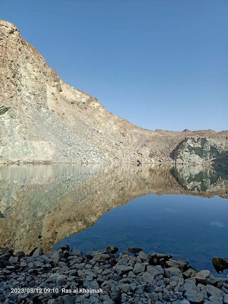 Icelandic Lake photo 2