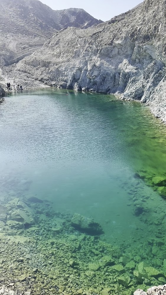 Icelandic Lake photo 3