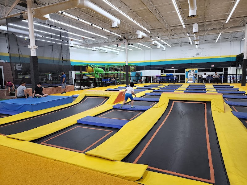 iRise Trampoline & Fun Park photo 2
