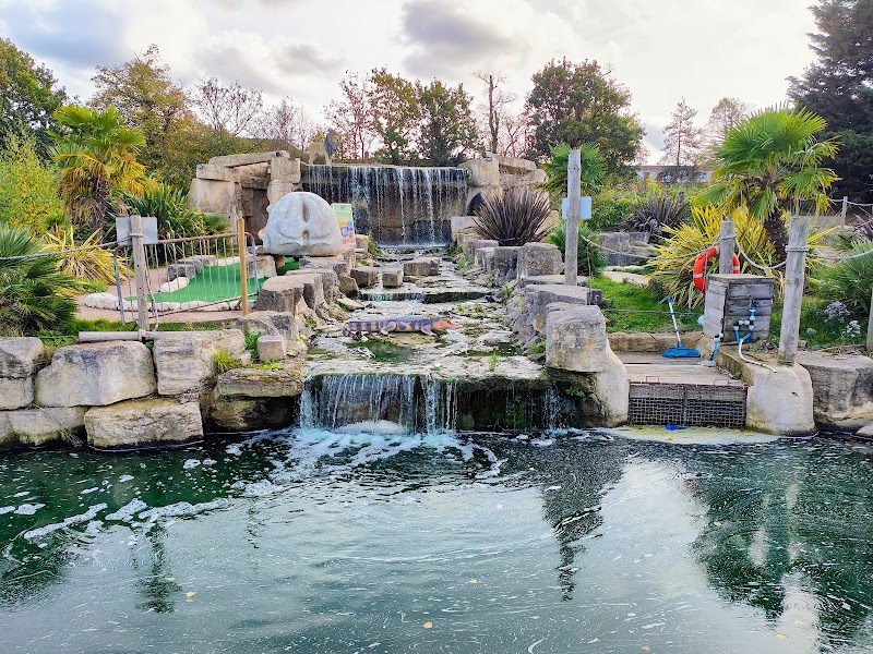 Jungle Falls Adventure Golf