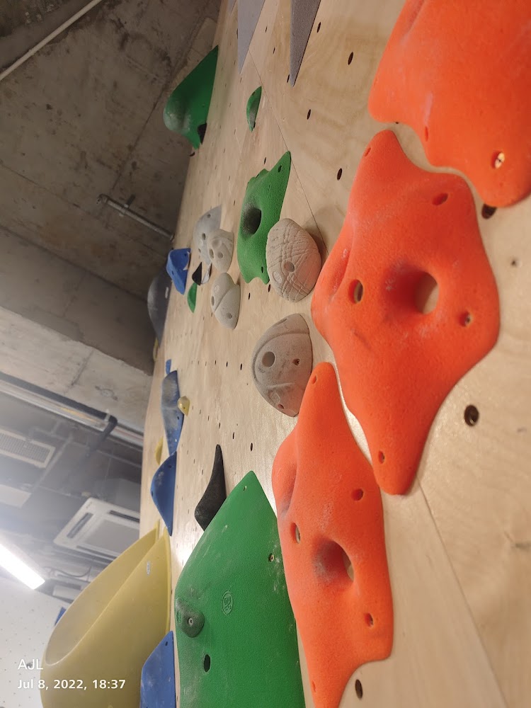 JUST CLIMB | Tai Koo photo 3