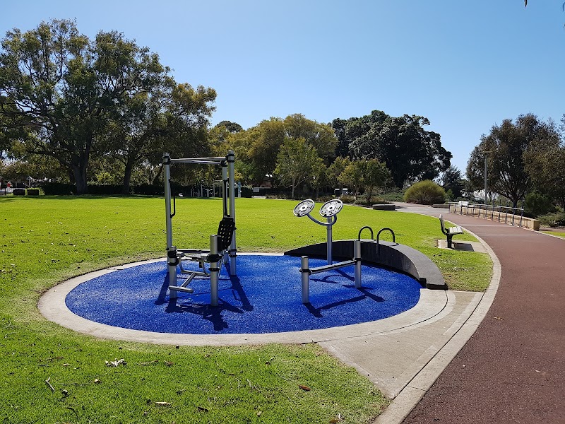 Kadidjiny Park photo 2